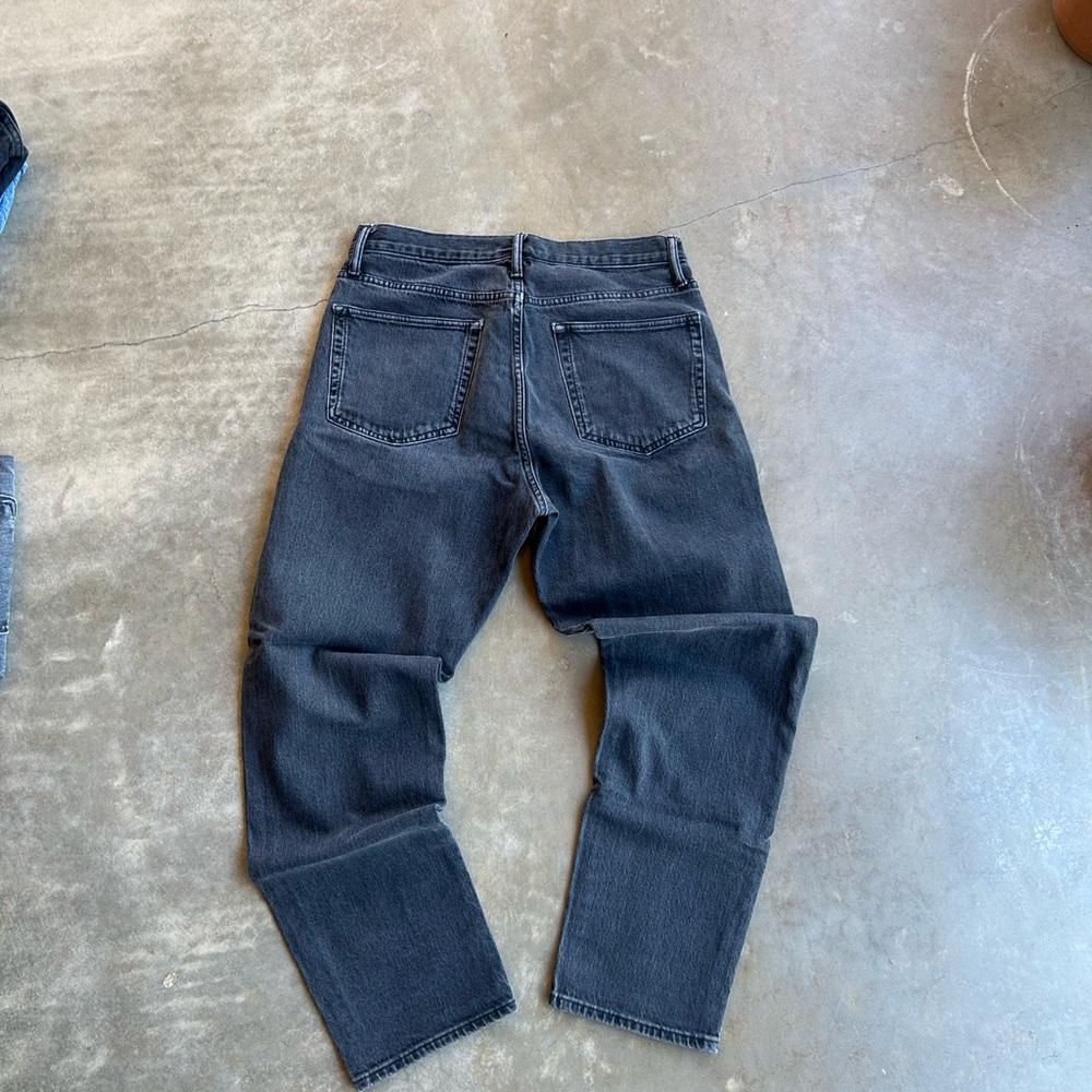 GAP Men's Dark Gray Relaxed Taper Jeans - Picture 2 of 7